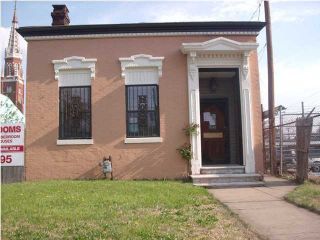 Foreclosed Home - 2215 W JEFFERSON ST, 40212