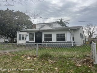 Foreclosed Home - 3626 LARKWOOD AVE, 40212