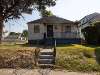 Foreclosed Home - 401 S 40TH ST, 40212