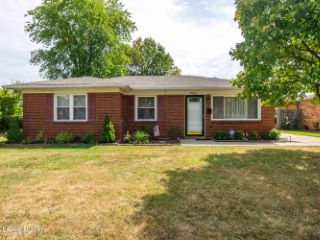 Foreclosed Home - 7905 MACKIE LN, 40214