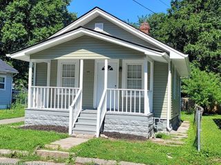 Foreclosed Home - 3385 LESTER AVE, 40215