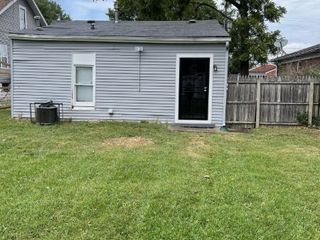 Foreclosed Home - 1310 WALTER AVE, 40215