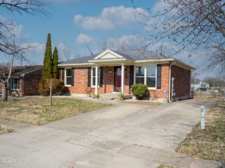 Foreclosed Home - 5218 MOUNT HOLYOKE DR, 40216