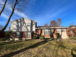 Foreclosed Home - 8217 ZELMA FIELDS AVE, 40228