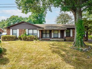 Foreclosed Home - 6602 HOLLOW TREE RD, 40228
