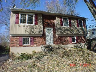 Foreclosed Home - 11002 CEDAR HILL CT, 40229