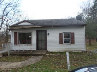 Foreclosed Home - 3208 Hillview Dr, 40229