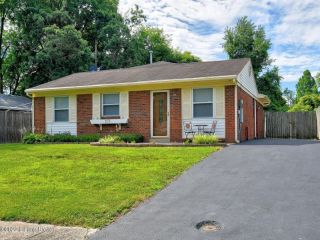 Foreclosed Home - 275 E BLUE JAY RD, 40229