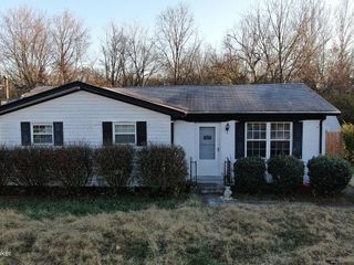 Foreclosed Home - 5712 MIDNIGHT LN, 40229