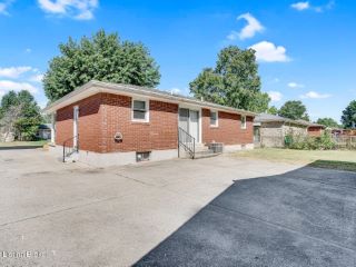 Foreclosed Home - 7803 COLUMBINE DR, 40258