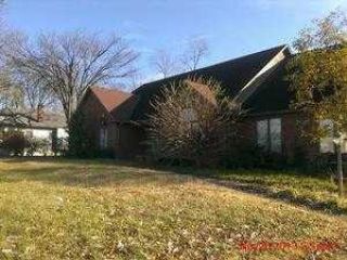 Foreclosed Home - 5206 VALLEY STATION RD, 40272