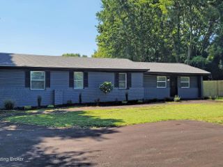 Foreclosed Home - 4622 VALLEY STATION RD, 40272