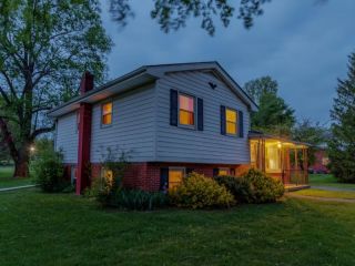 Foreclosed Home - 131 GAYBOURNE WAY, 40383