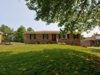 Foreclosed Home - 208 CHARDONNAY CT, 40391