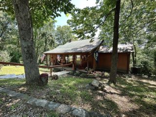 Foreclosed Home - 423 HIDE AWAY COVE RD, 40444