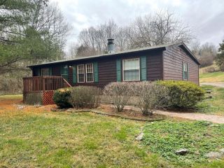 Foreclosed Home - 2825 KY HIGHWAY 590, 40484