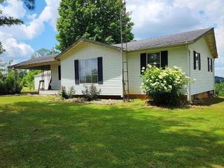 Foreclosed Home - 625 CANEY CREEK RD, 40489
