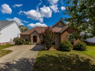 Foreclosed Home - 557 SOUTHPOINT DR, 40515