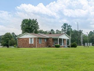 Foreclosed Home - 1368 WATCH RD, 40701