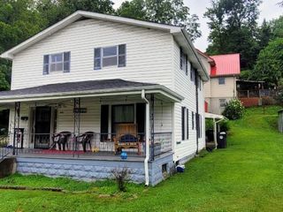 Foreclosed Home - 801 W 5TH ST, 40701