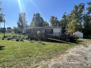 Foreclosed Home - 813 OLD CRAB ORCHARD RD, 40741
