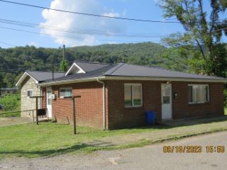 Foreclosed Home - 302 CENTRAL ST, 40823