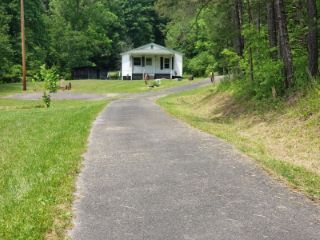 Foreclosed Home - 1847 JACKS BRANCH RD, 40962