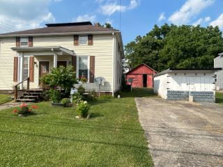 Foreclosed Home - 301 E WATER ST, 41041