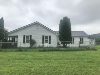 Foreclosed Home - 133 BLUE HALL RD, 41164