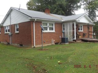 Foreclosed Home - 2995 W KY 8, 41179