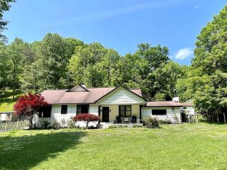 Foreclosed Home - 379 CHLOE RD, 41501