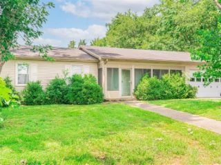 Foreclosed Home - 8223 LOUISVILLE RD, 42101