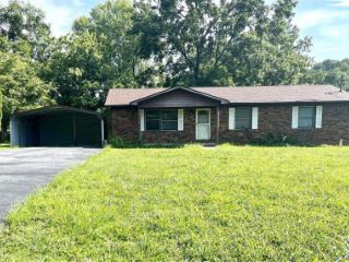 Foreclosed Home - 646 CASTLE HEIGHTS RD, 42103