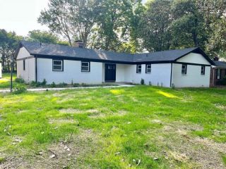Foreclosed Home - 1927 PRICE AVE, 42104