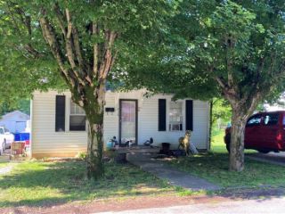 Foreclosed Home - 410 E WASHINGTON ST, 42134
