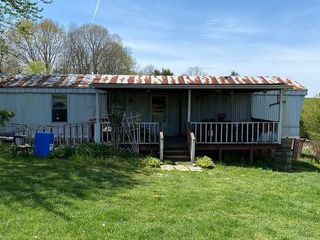 Foreclosed Home - 237 HILLVIEW ESTATES RD, 42167