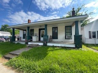 Foreclosed Home - 832 2ND ST, 42420