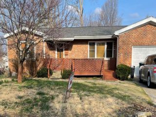 Foreclosed Home - 238 N MART ST, 42437