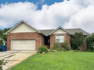 Foreclosed Home - 132 WATERFORD WAY, 42501