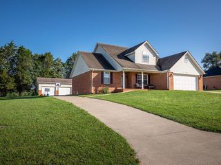 Foreclosed Home - 936 HIDDEN LOOP DR, 42503