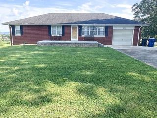 Foreclosed Home - 207 E HIGHWAY 1248, 42503