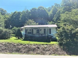 Foreclosed Home - 1115 SHUGARS HILL RD, 42539