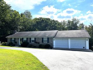 Foreclosed Home - 248 RIVER VIEW DR, 42539