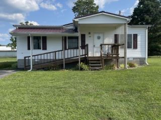 Foreclosed Home - 133 HORNTOWN LN, 42642