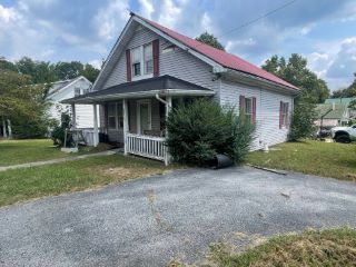 Foreclosed Home - 604 N MAIN ST, 42717
