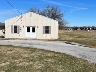 Foreclosed Home - 1320 OLD HODGENVILLE RD, 42718