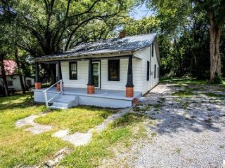 Foreclosed Home - 406 OAK ST, 42728