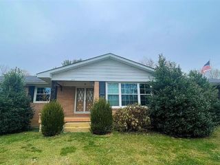 Foreclosed Home - 202 N DEPOT ST, 42743