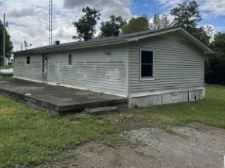 Foreclosed Home - 2423 HUGH PAXTON RD, 42743