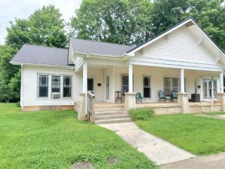 Foreclosed Home - 300 WALTHALL ST, 42749